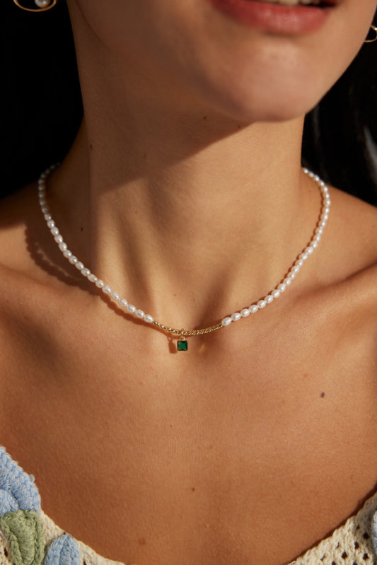 Collier en perles de culture d’eau douce avec pendentif zircon vert - Dalinda